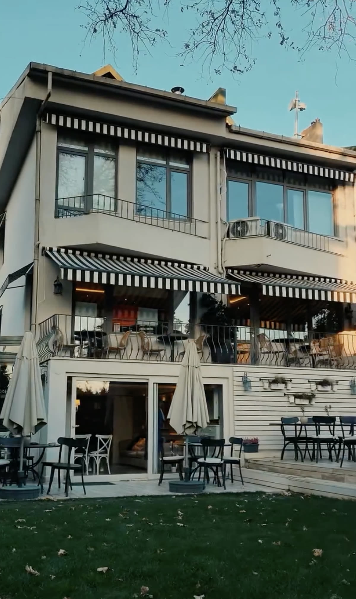 Pure Cafe dış cephe